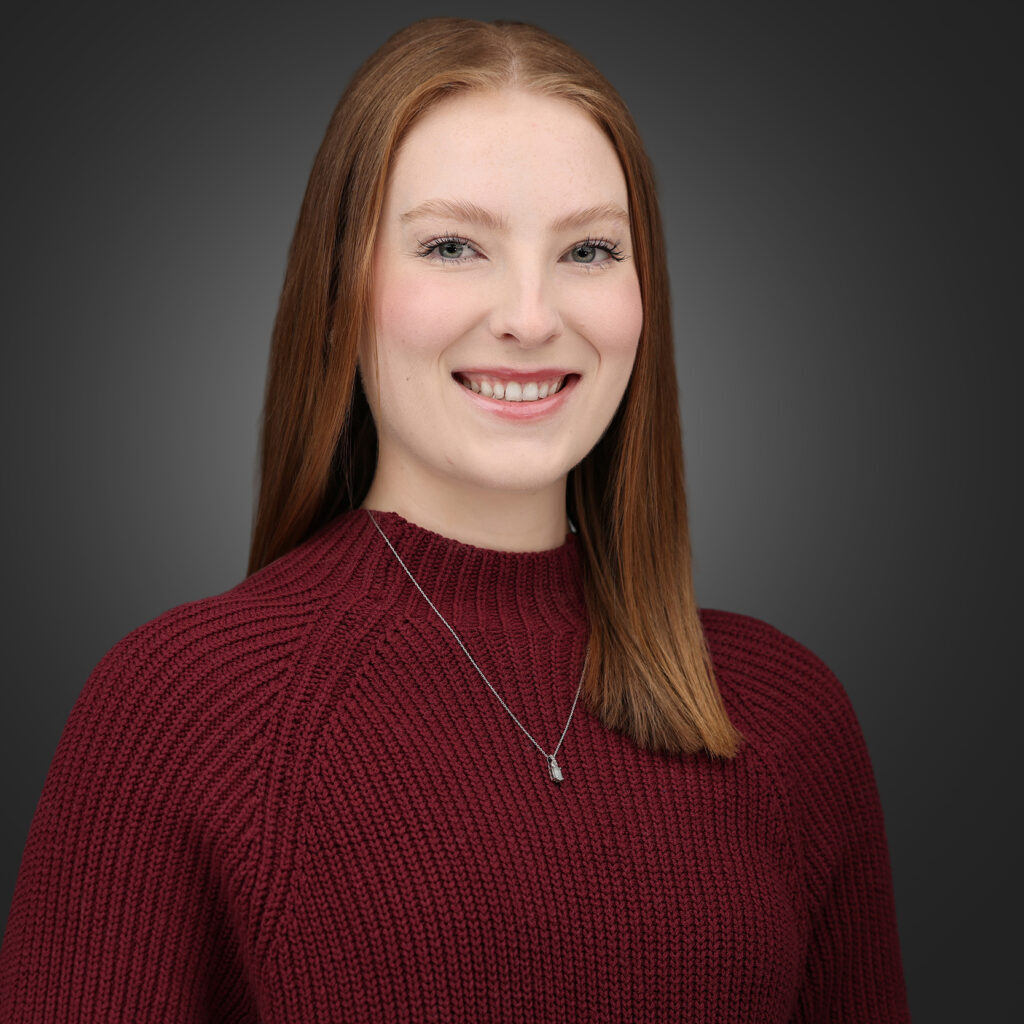 elizabeth (30)-LinkedIn